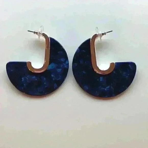 Nine West new Large C Hoop Earrings - Picture 7 of 8